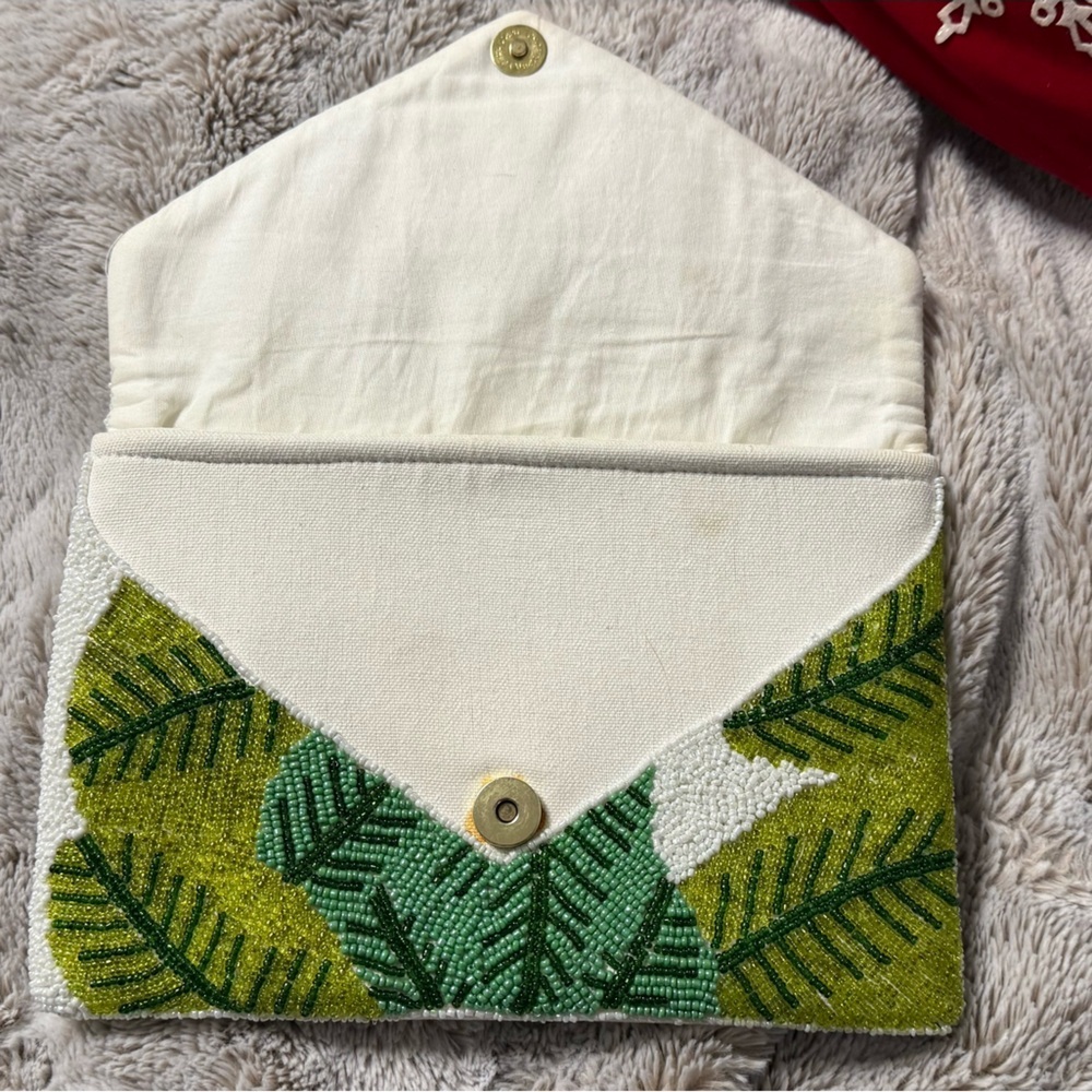 Beaded Leaf Pattern Envelope Clutch | Green/White | Style LAC-SS-456 - Picture 6 of 11